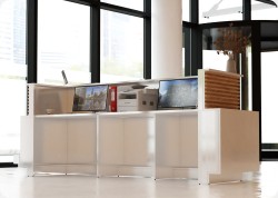 Nowoczesna lada recepcyjna