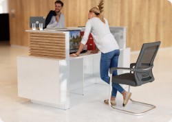 Nowoczesna lada recepcyjna