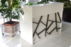 Nowoczesna lada recepcyjna