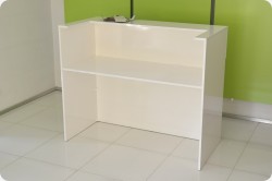 Nowoczesna lada recepcyjna