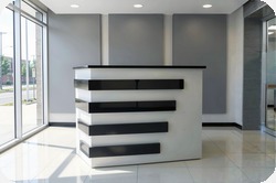 Recepcja z pod�wietleniem LED