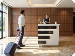 Recepcja z pod�wietleniem LED