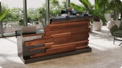 Lada recepcyjna z drewnianymy dekorami