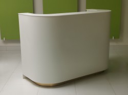 Lada recepcyjna z lamiantu HPL