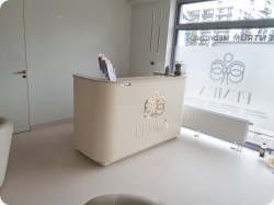 Lada recepcyjna z lamiantu HPL