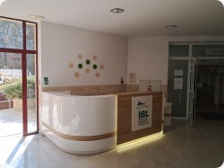 Lada recepcyjna z lamiantu HPL