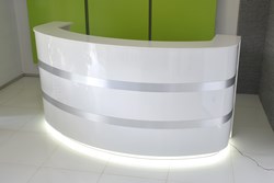 Lada recepcyjna z lamiantu HPL