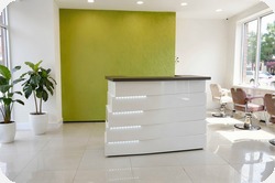 Pi�kna recepcja do salonu beauty