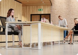 St� konferencyjny brainstorm