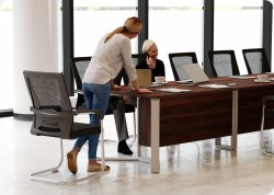 St� konferencyjny brainstorm