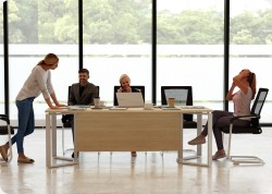 St� konferencyjny brainstorm