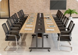 St&oacute;� konferencyjny brainstorm
