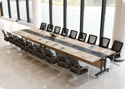 St&oacute;� konferencyjny brainstorm