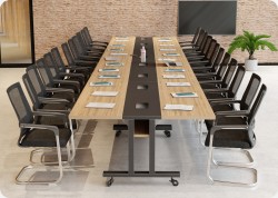 St&oacute;� konferencyjny brainstorm