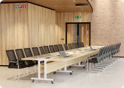 St&oacute;� konferencyjny brainstorm