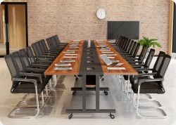 St&oacute;� konferencyjny brainstorm