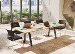 St&oacute;� konferencyjny Emilia