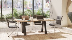 St&oacute;� konferencyjny Emilia