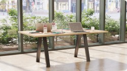 St&oacute;� konferencyjny Emilia