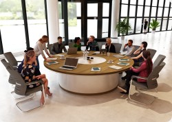 St&oacute;� konferencyjny lambada