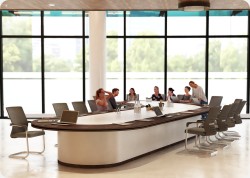 St&oacute;� konferencyjny lambada