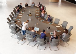 St&oacute;� konferencyjny lambada