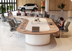 St&oacute;� konferencyjny lambada