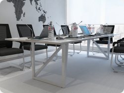 Karmaniola stó konferencyjny