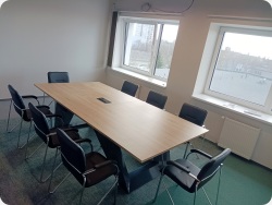 Stó konferencyjny lambada