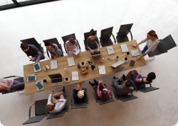 Stó konferencyjny lambada