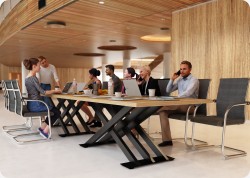 Stó konferencyjny lambada