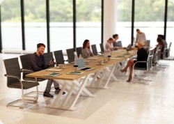 Stó konferencyjny lambada