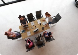 Stó konferencyjny lambada