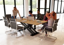 Stó konferencyjny lambada