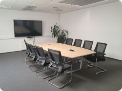 Stó konferencyjny  Mediosn na 22 osoby