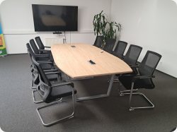 Stó konferencyjny  Mediosn na 22 osoby
