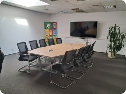 Stó konferencyjny  Mediosn na 22 osoby