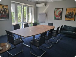 Stó konferencyjny  Mediosn na 22 osoby
