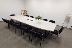 Stó konferencyjny  Mediosn na 22 osoby