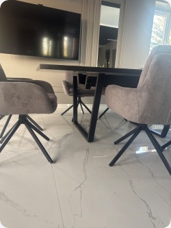 St&oacute;� konferencyjny  Mediosn na 22 osoby