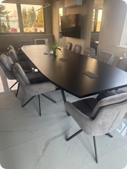 St&oacute;� konferencyjny  Mediosn na 22 osoby