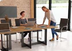 St� konferencyjny Swing