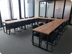 Stó konferencyjny  Twist C