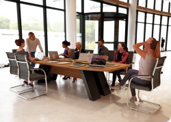 Stó konferencyjny zen