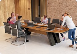 Stó konferencyjny zen