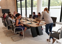 Stó konferencyjny lambada