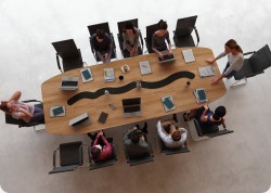 Stó konferencyjny lambada