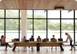 Stó konferencyjny Zen