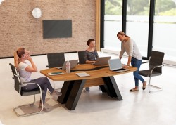 Stó konferencyjny lambada