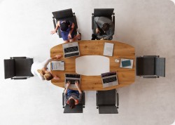 Stó konferencyjny lambada